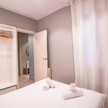 P1mal1091- Fantastic 3bed Steps Away From Sagrada * Barcelona