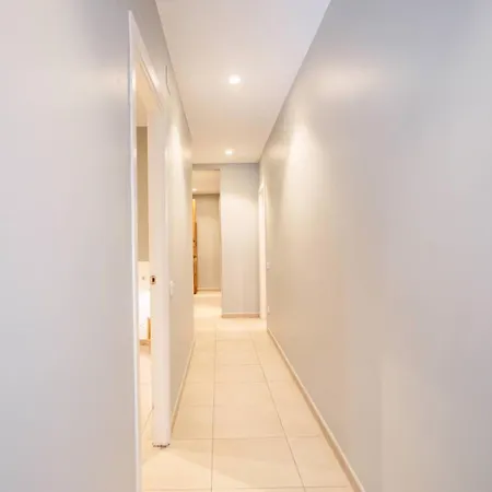 P1mal1091- Fantastic 3bed Steps Away From Sagrada