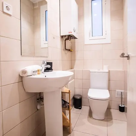 P1mal1091 - Fantastic 3bed Steps Away From Sagrada