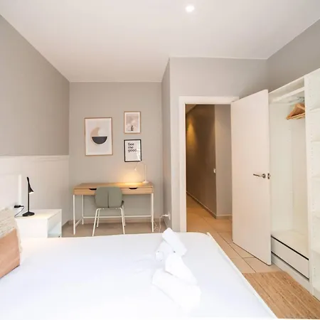 P1mal1091 - Fantastic 3bed Steps Away From Sagrada * Barcelona